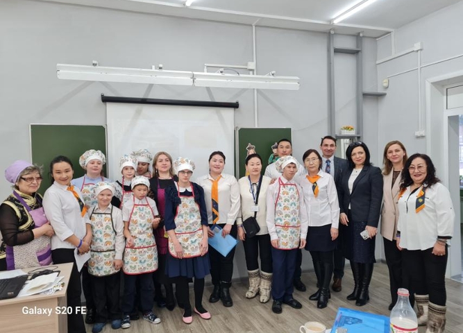 Сегодня в нашей школе совместно с отделом образования г. Усолье-Сибирское побывали гости из Монголии